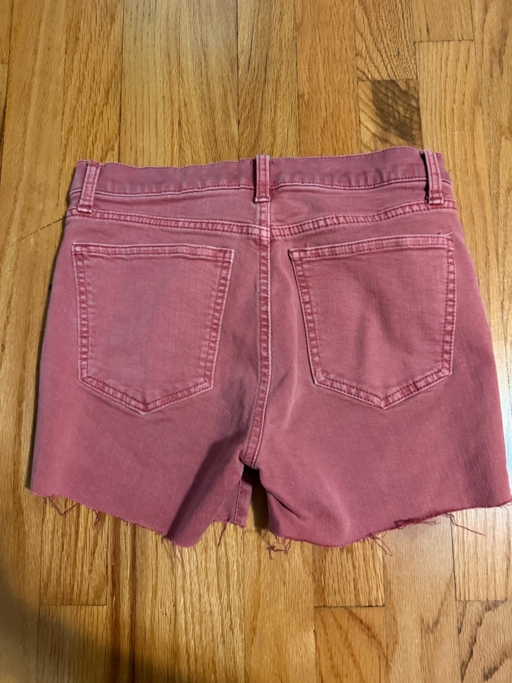 Gap Women’s Rustic Rose Denim Cutoff Shorts - Picture 5 of 5